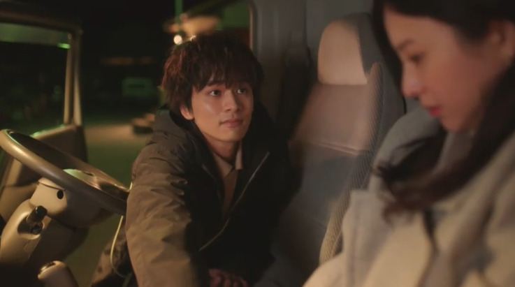 北村匠海がコンポタを吉高由里子に私ている画像