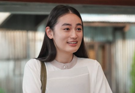 朝ドラに出演している八木莉可子の画像