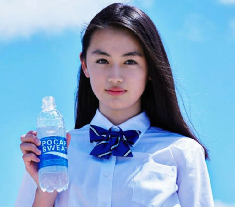 八木莉可子ポカリのCMビジュアル画像