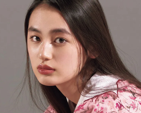 八木莉可子の顔UP画像