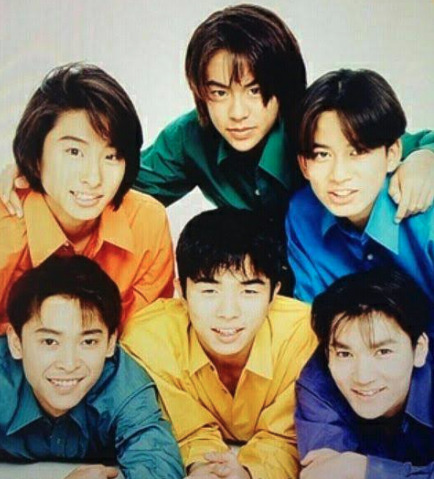 v6のシングルの画像
