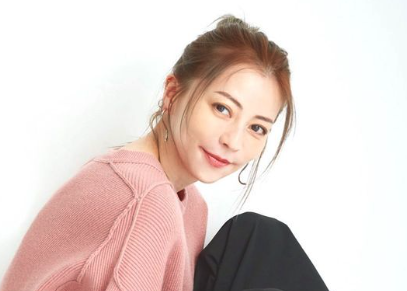 香里奈上半身の画像