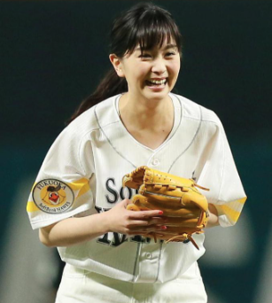 石橋杏奈が始球式の時の画像