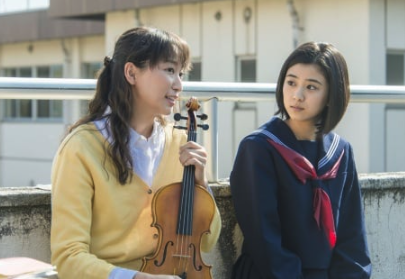 杏と黒島結菜が並んでいる画像