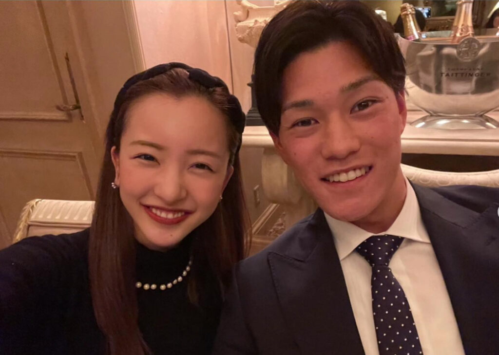 高橋奎二と板野友美の画像