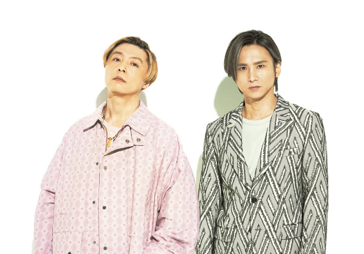 KinKiKidsが並んでいる画像