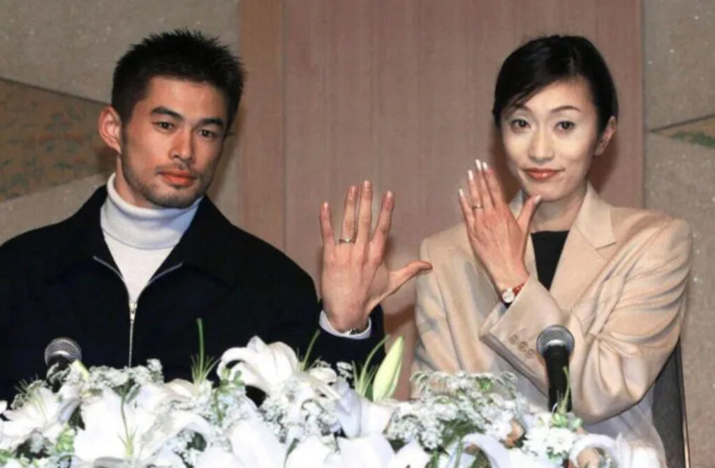 イチローと福島弓子の結婚会見の画像