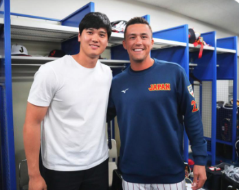 大谷翔平とヌートバーのロッカールームでの2ショット画像