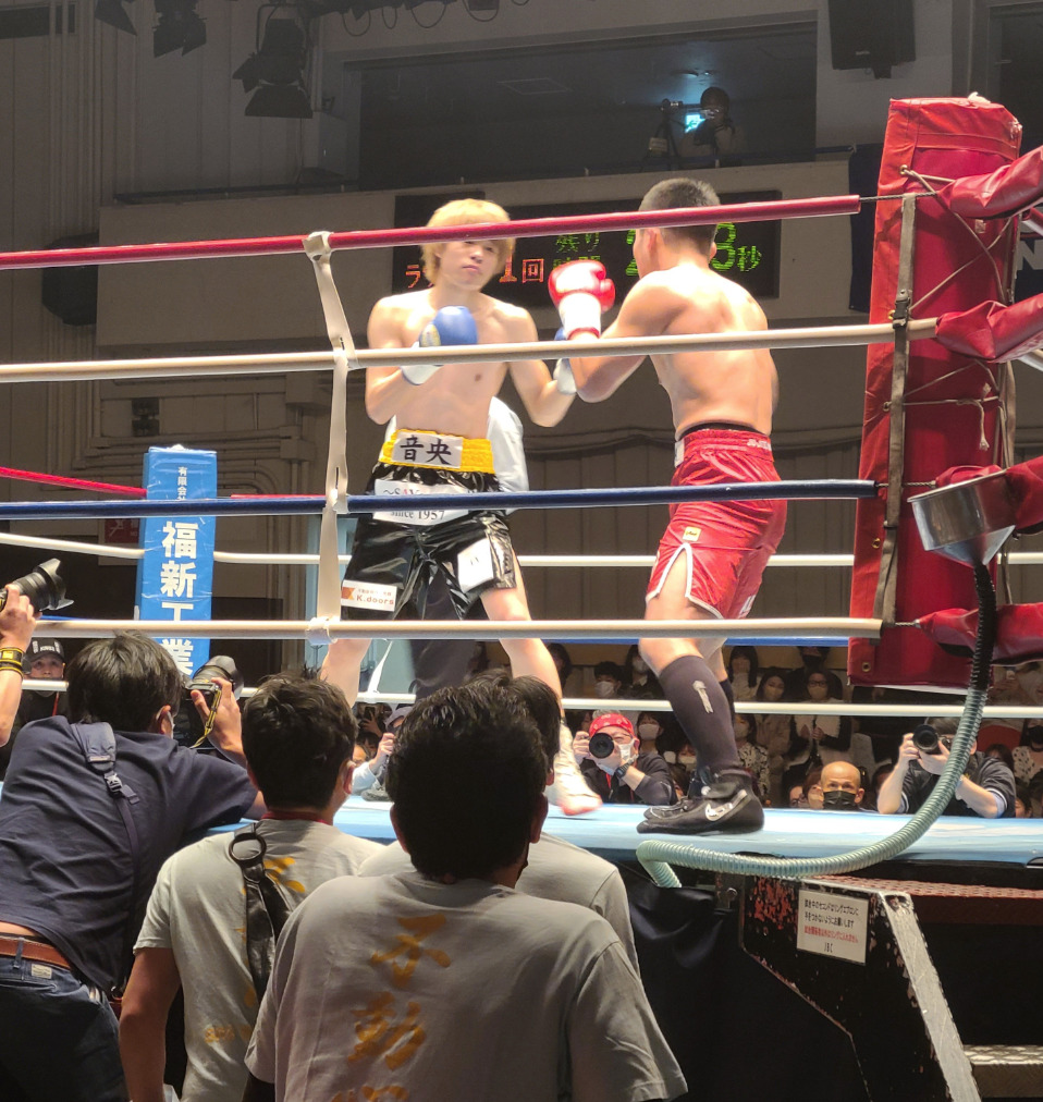 プロ初戦を戦っている菊池音央の画像