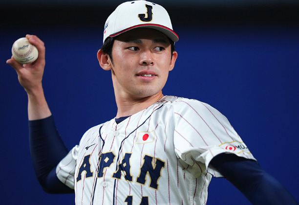 佐々木朗希がWBCで登板している画像
