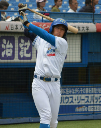 青山学院時代の吉田正尚の画像