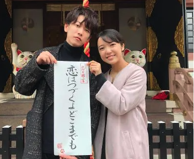 佐藤健と上白石萌音の画像