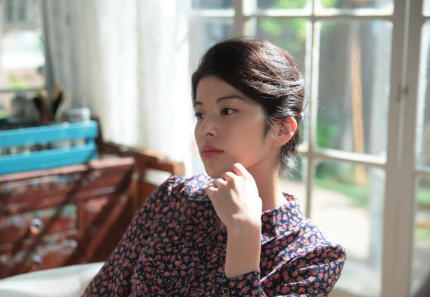 朝ドラ「まんぷく」に出演するさとうほなみの画像