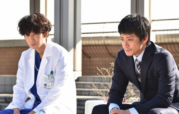 綾野剛と小栗旬の画像