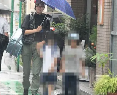 小雪と子供の画像