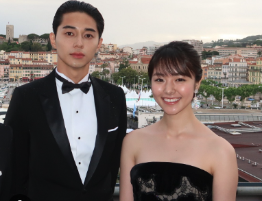 東出昌大と唐田えりかの画像