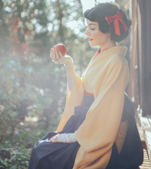 バチェラー出演の輿水りさのコスプレ画像