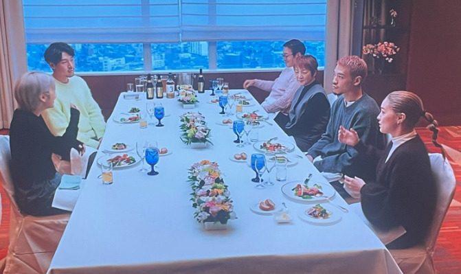 バチェラー家族と大内悠里対面の画像