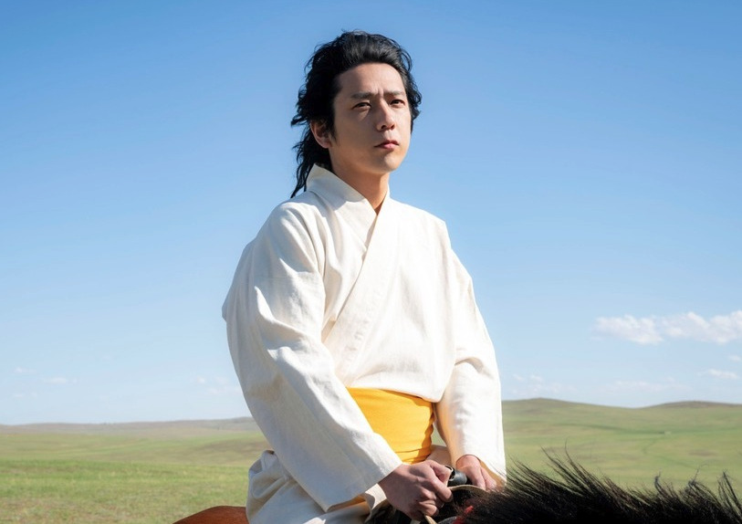 VIVANTに出演する二宮和也の画像
