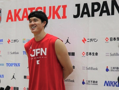 久慈暁子の旦那バスケットボール選手渡邊雄太の画像