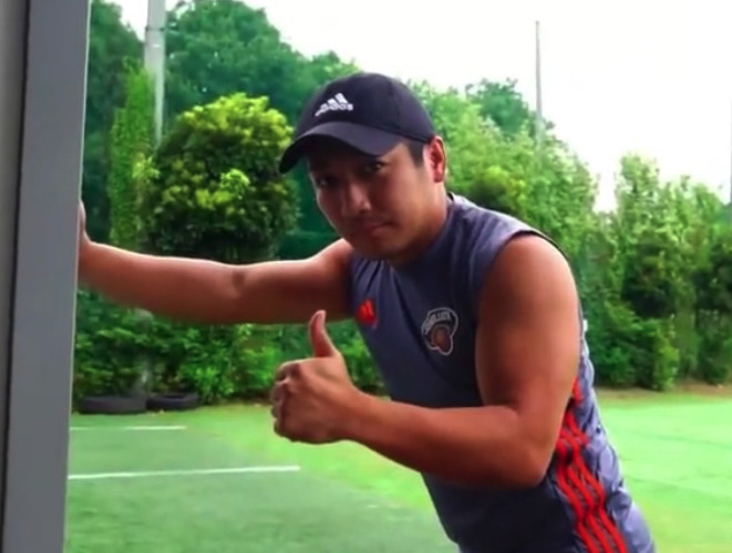 ラグビー日本代表流大選手の筋肉の画像