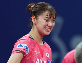 笑顔の長崎美柚の画像