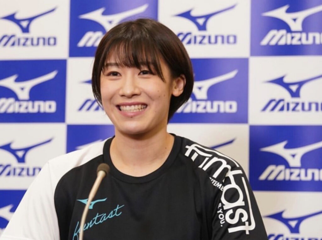 ショートヘアの石川真佑の画像