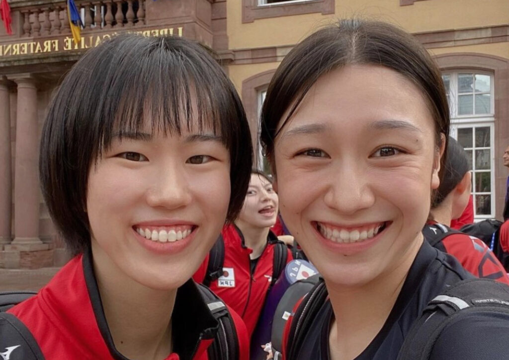 石川真佑のかわいい笑顔の画像