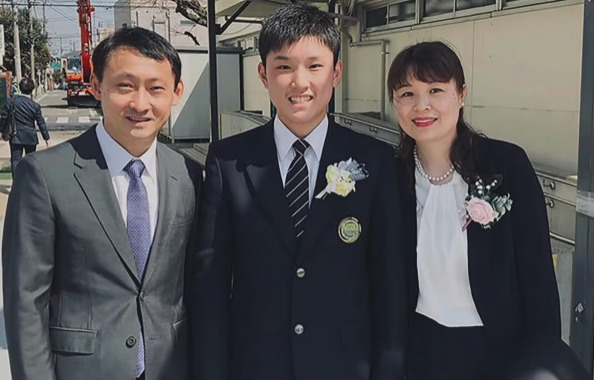 張本智和と両親の画像