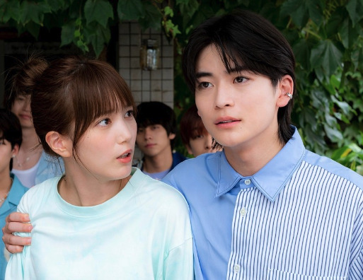高橋文哉と本田翼の画像