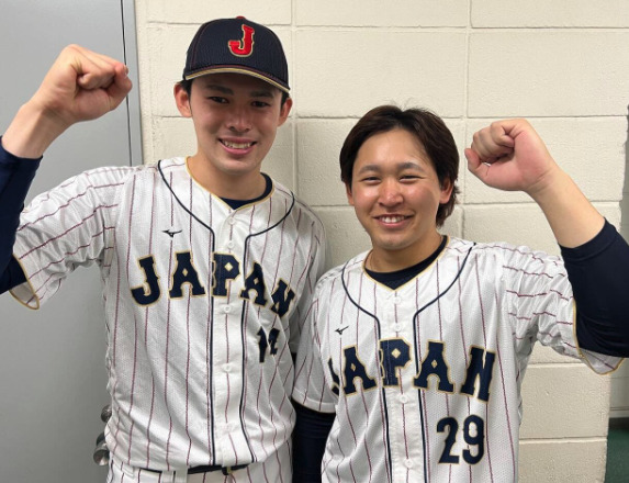 佐々木朗希と宮城大弥の画像